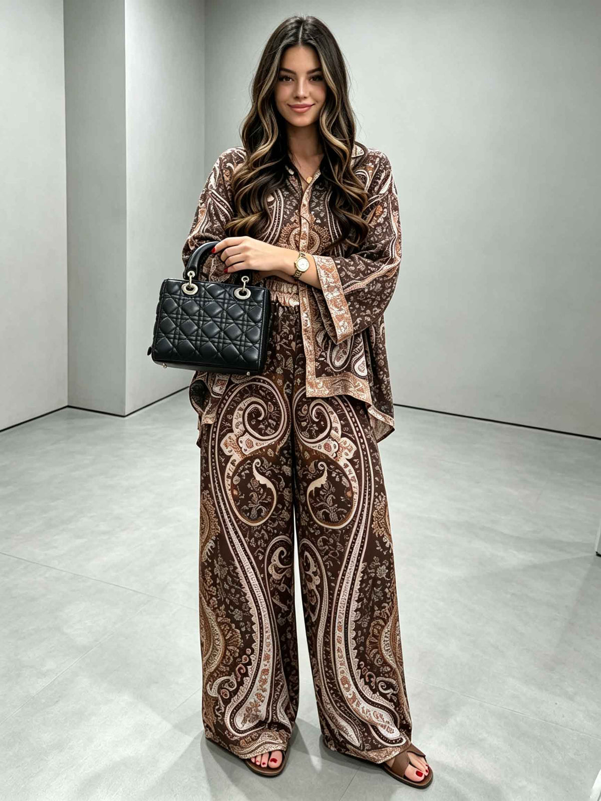 CALIMERA - Completo due pezzi satinato marrone paisley retro