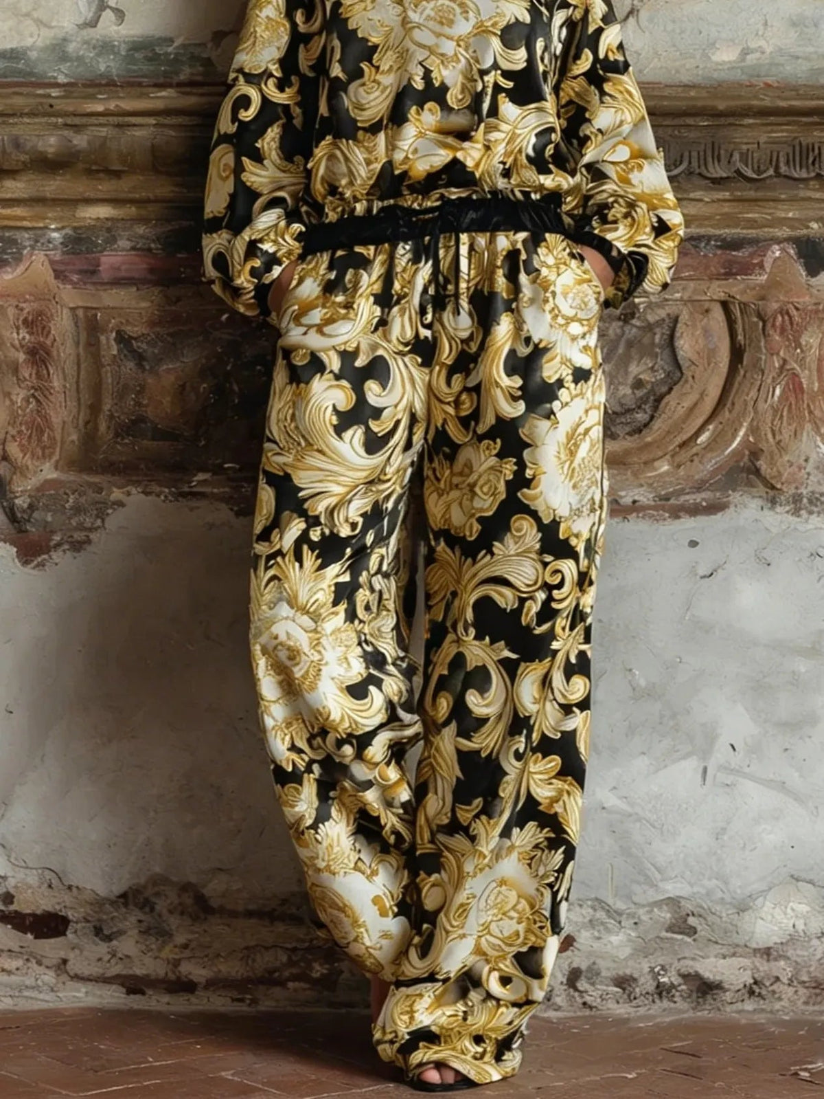MASCHITO - Completo oro floreale barocco in morbido tessuto a maniche lunghe