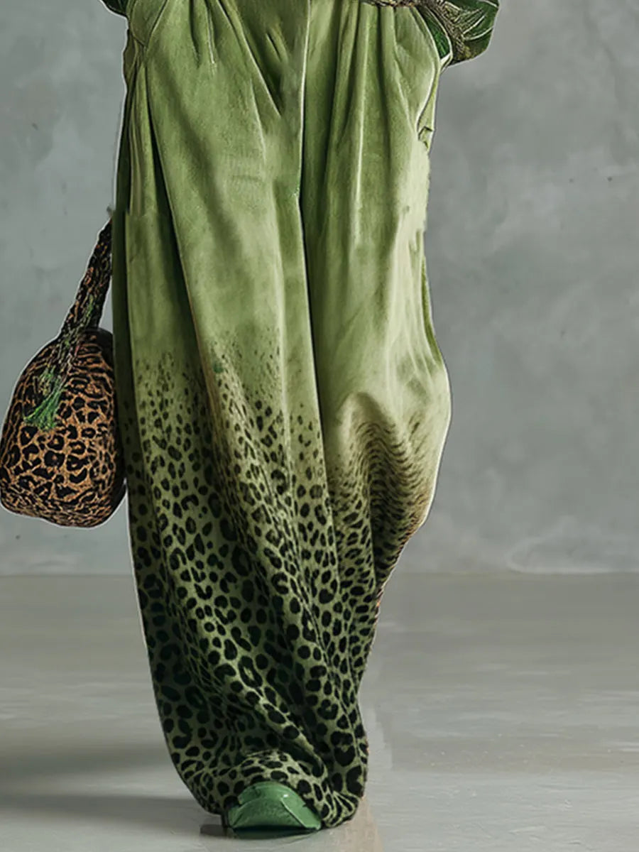 DAVERIO - Completo verde in velluto con pantaloni leopardati