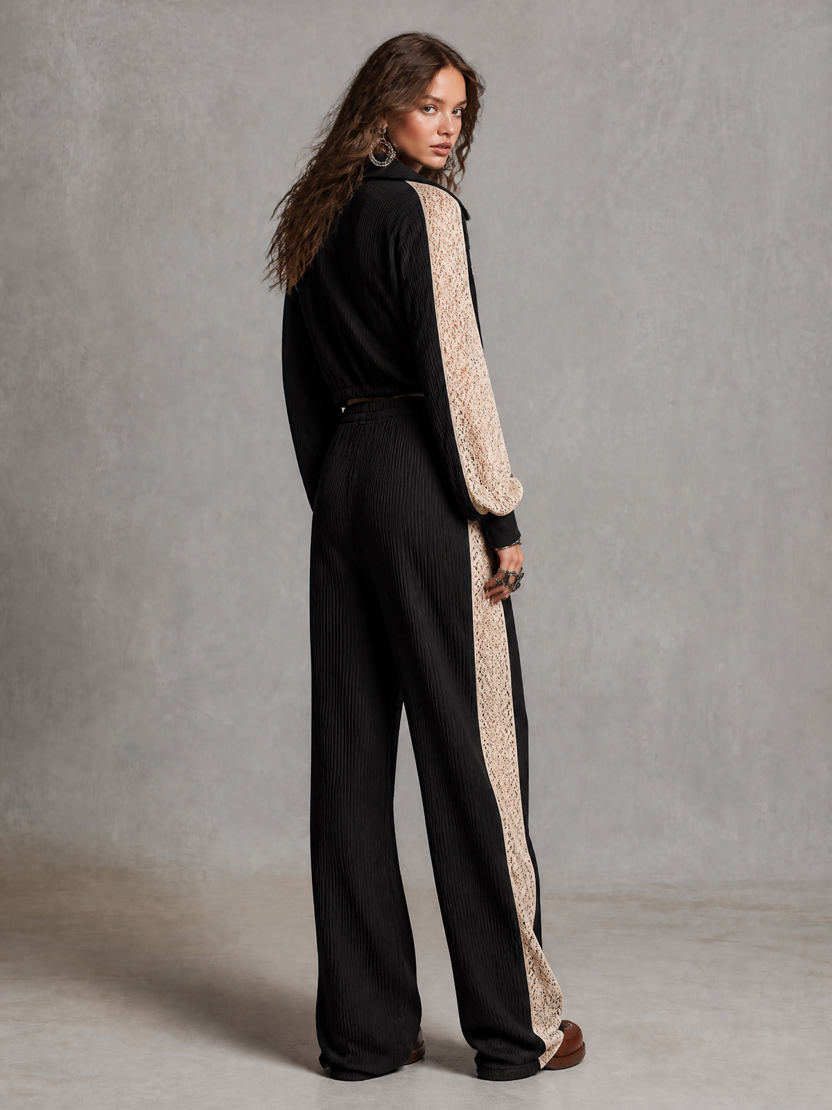 MONTACUTO - Set nero in maglia a coste con pizzo e coulisse