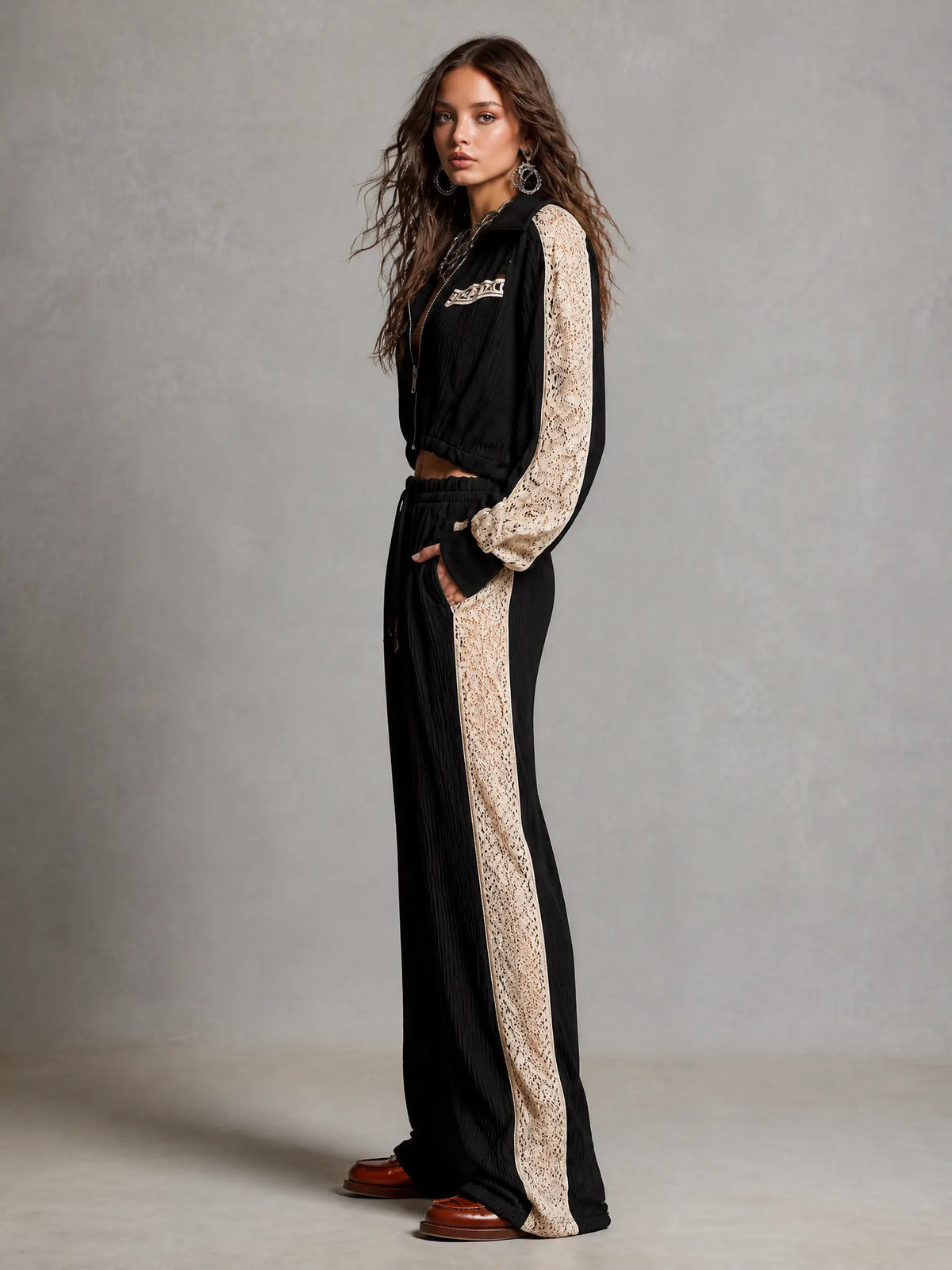 MONTACUTO - Set nero in maglia a coste con pizzo e coulisse