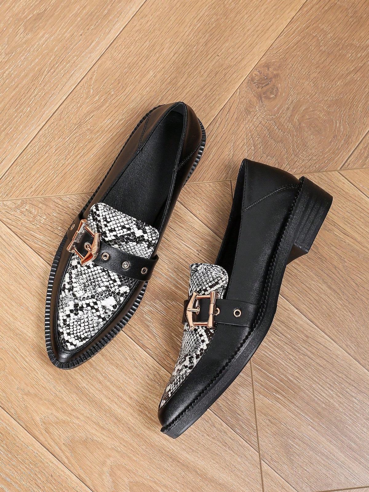 BONDONE - Mocassini chunky neri effetto serpente con fibbia metallica