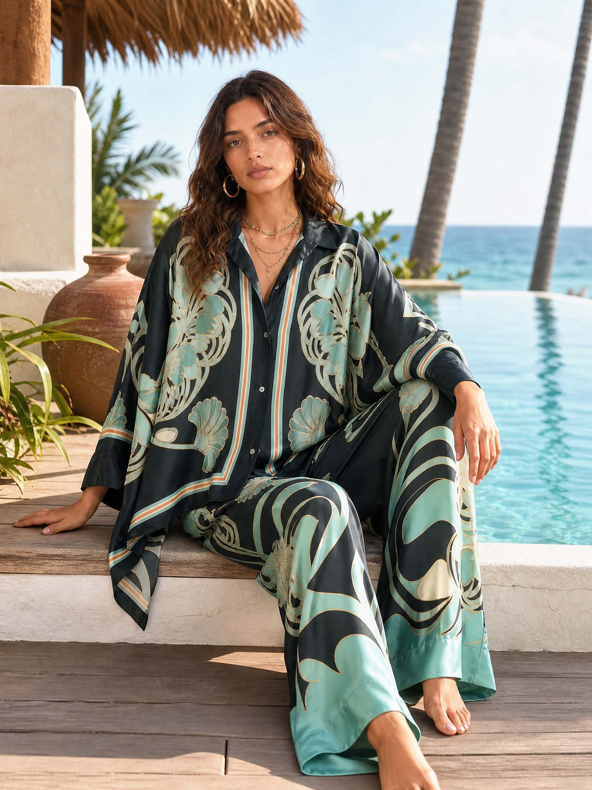 TOANO - Completo verde in raso con stampa astratta e pantaloni palazzo