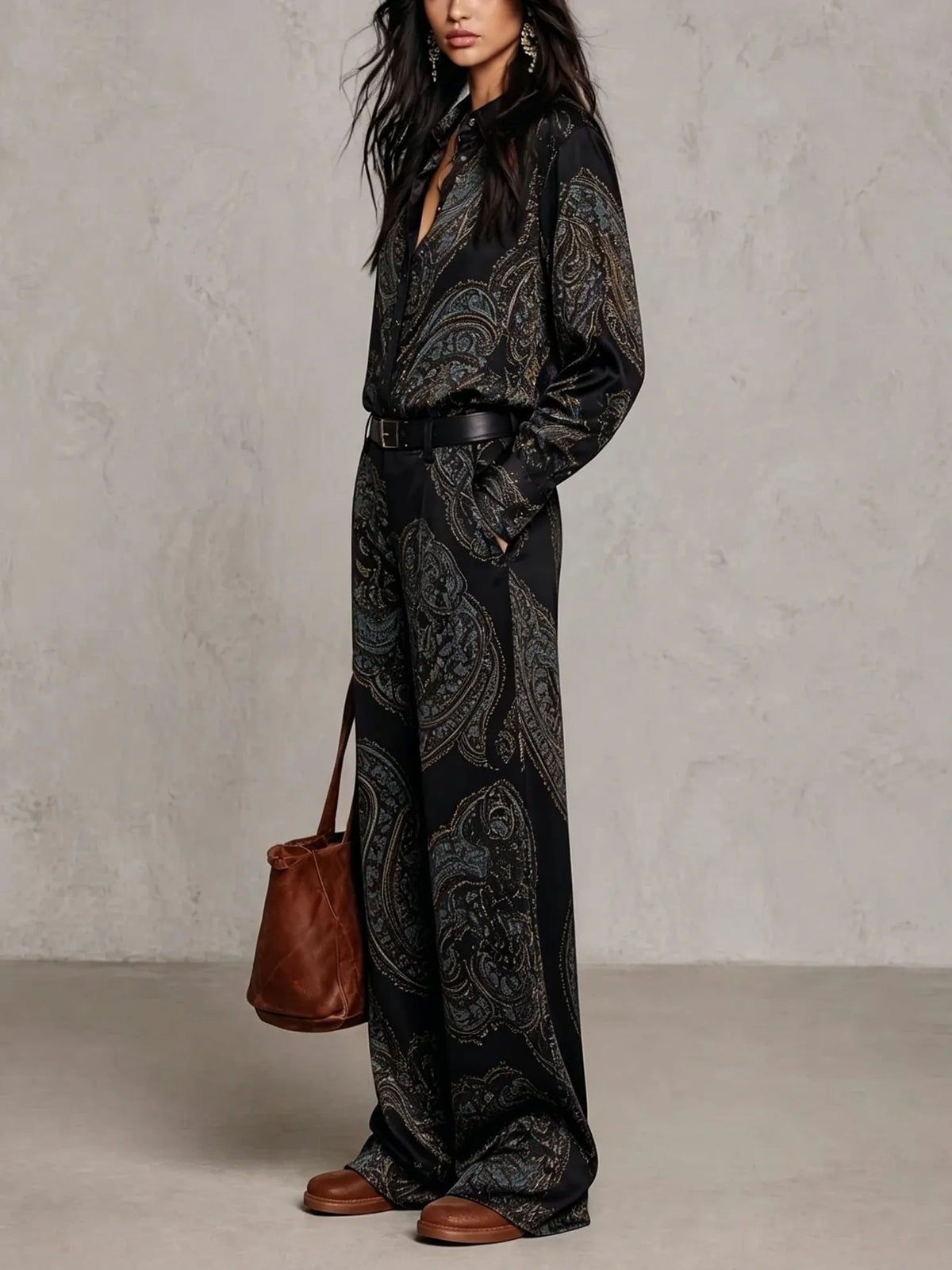 MOCONESI - Completo satinato paisley bordeaux e viola con cintura
