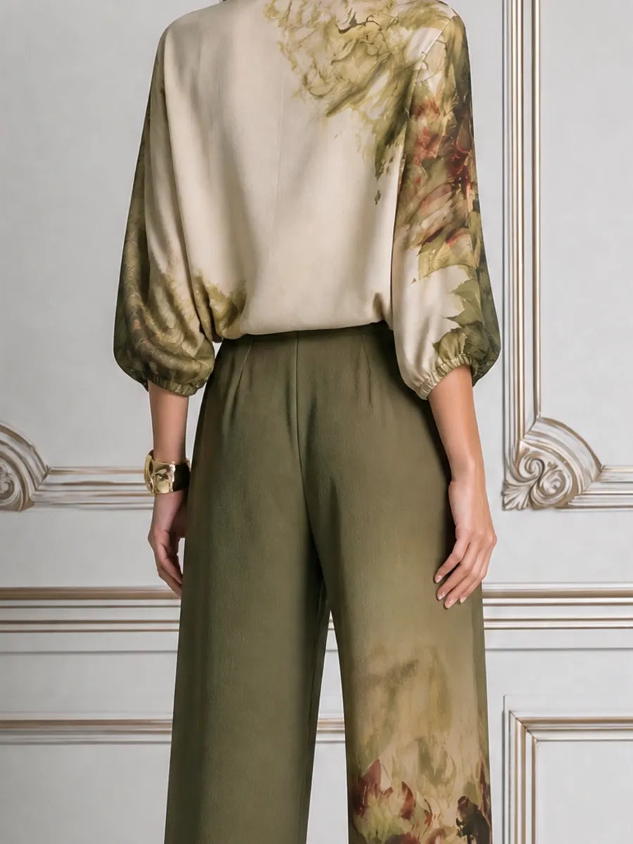 ASSAGO - Completo verde oliva con blouse floreale e pantaloni palazzo