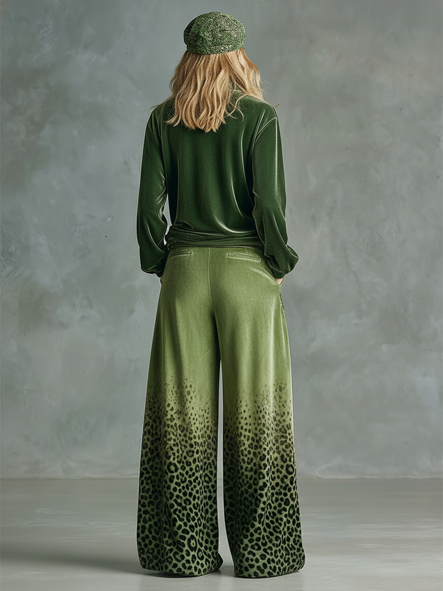 CAIVANO - Completo in velluto verde con pantaloni leopardati palazzo