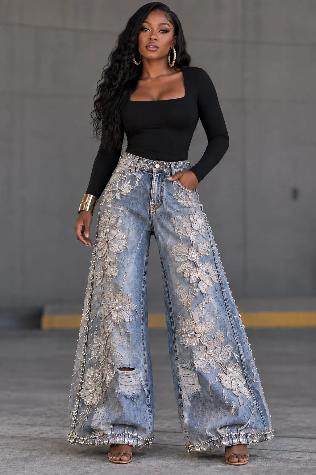 VERONA - Jeans blu wide leg con decorazioni floreali di perline