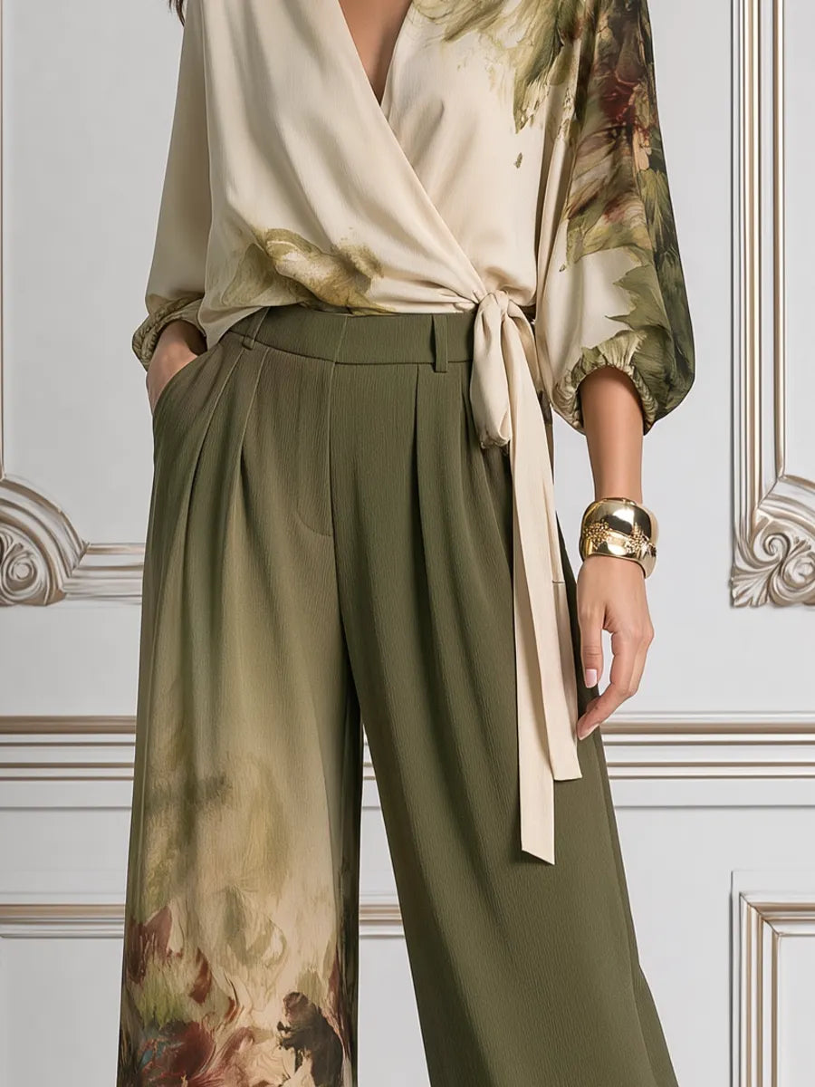 ASSAGO - Completo verde oliva con blouse floreale e pantaloni palazzo
