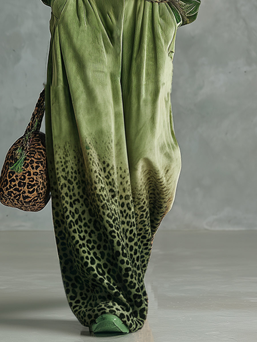 CAIVANO - Completo in velluto verde con pantaloni leopardati palazzo